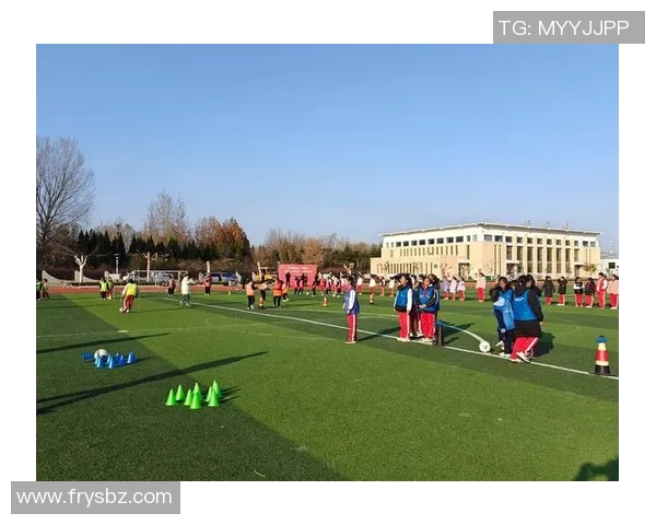 克州二中足球明星老师带领学生追梦绿茵场的感人故事
