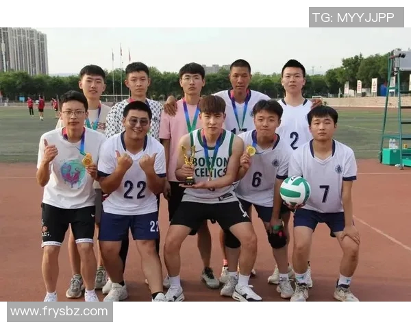 全国锦标赛回顾:成都排球队展现灵活战术与团队协作的精彩表现 全国锦标赛回顾:成都排球队展现灵活战术与团队协作的精彩表现